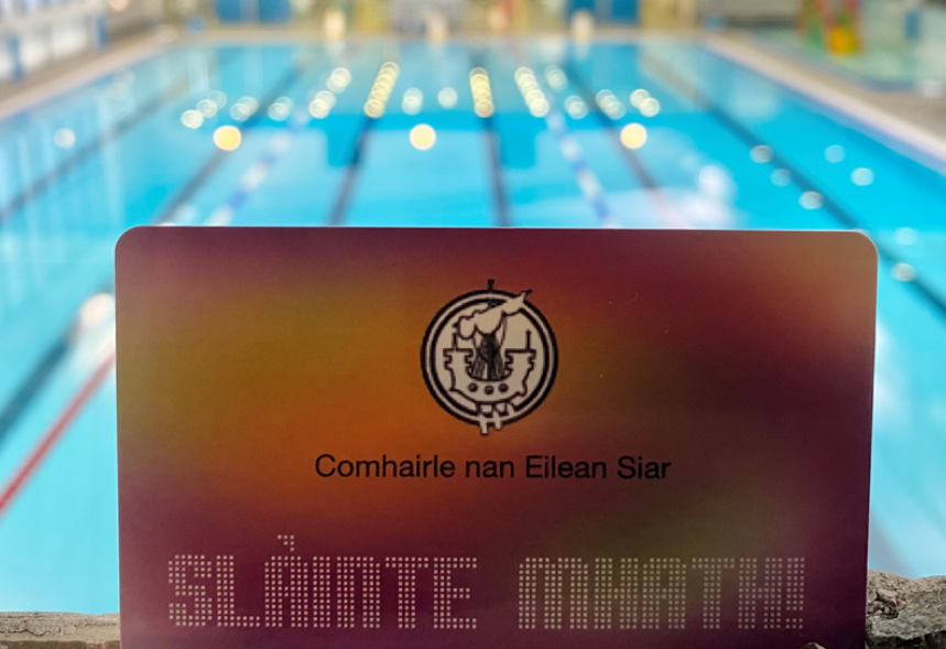 Slainte Mhath Card photo by the pool