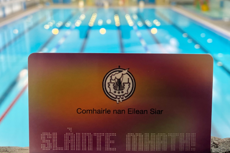 Slainte Mhath Card photo by the pool