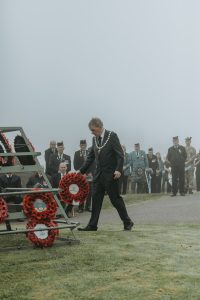 Convener lays wreath